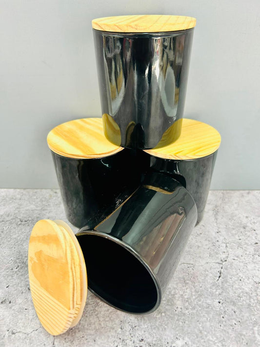 Vaso de vidrio negro con tapa de madera
